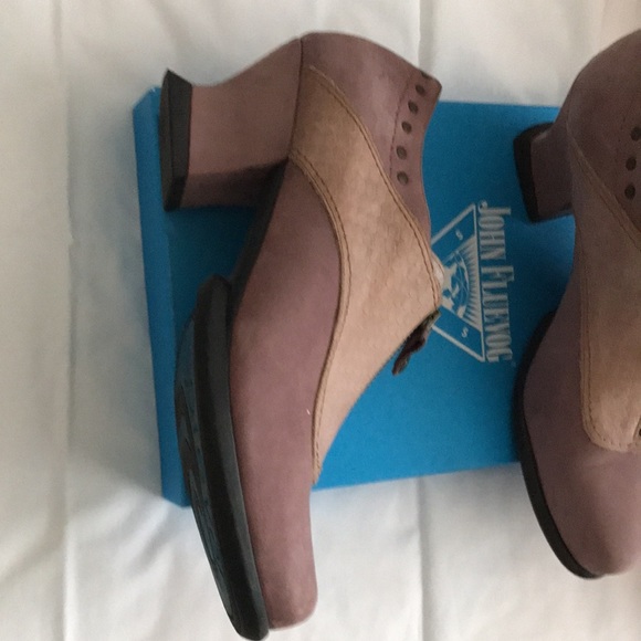 Bootee style shoe - Picture 2 of 4